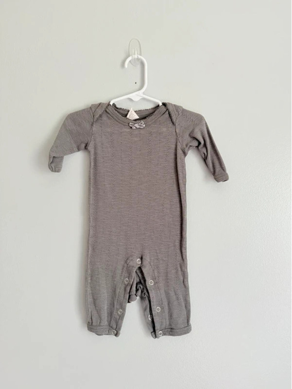 Kate Quinn Gray Pointelle Romper 0-3M